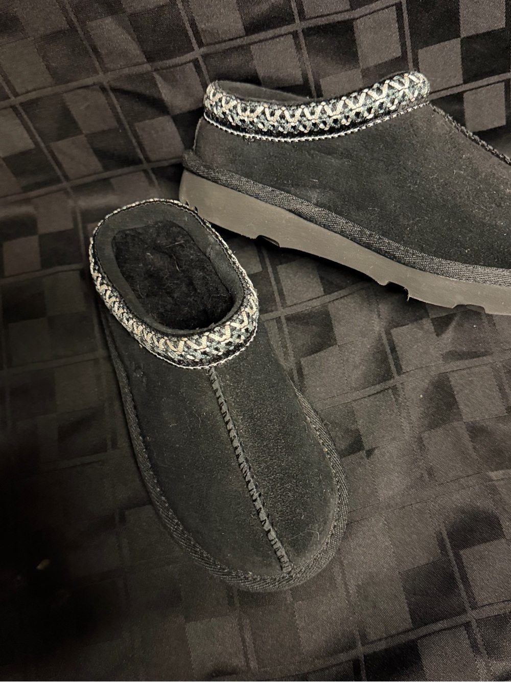 NWOT Kids Ugg plush slip on - Picture 7 of 7